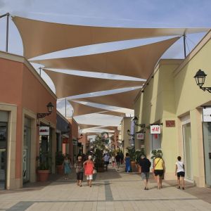Tensile structure with wire mesh
